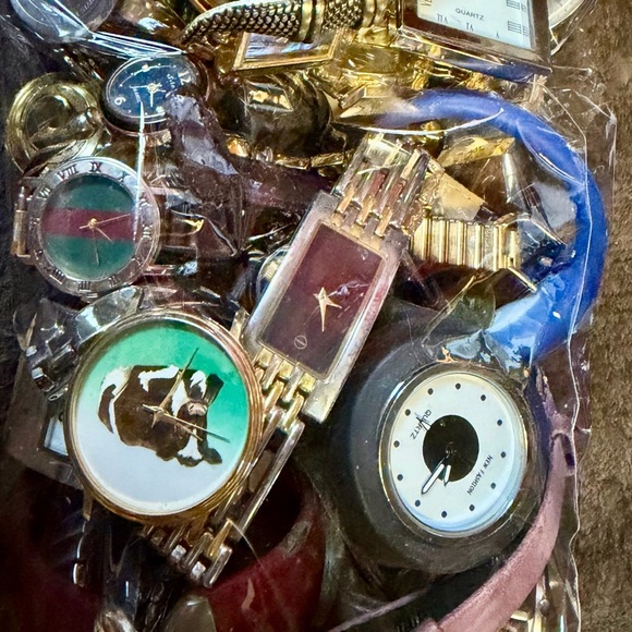 Bag of watches and Watch parts - Picture 2 of 3